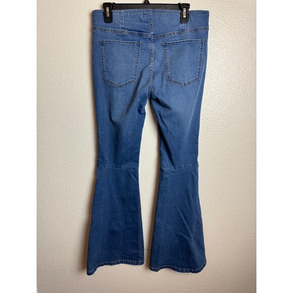 Free People denim flare Gummy pull-on jeans size 30 medium wash - Picture 2 of 7